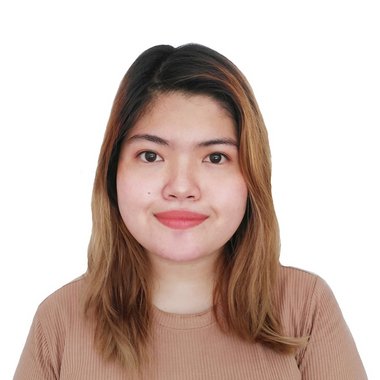 Tanja V. - Freelance Graphic Designer