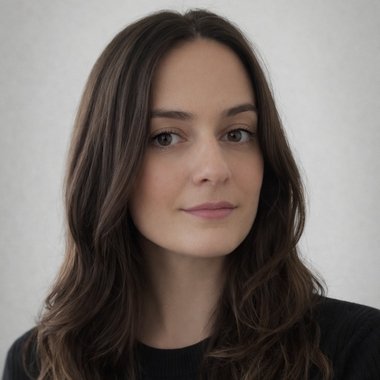 Silvia R. - Freelance Copywriter