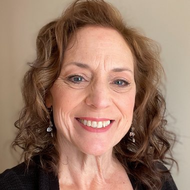 Jeanne B. - Freelance Brand Designer