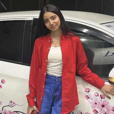 Mahnoor M. - Freelance Artworker