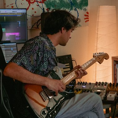 Simone P. - Freelance Guitarist