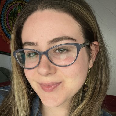 Mejsi K. - Freelance Marketing Analyst