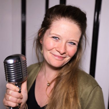 Michelle R. - Freelance Singer