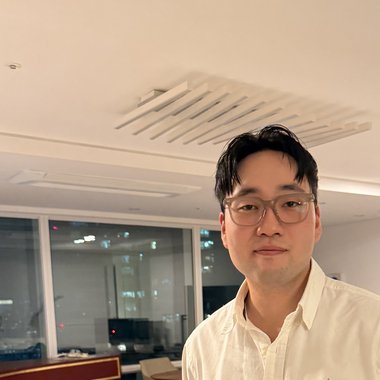 Taehwan R. - Freelance Designer