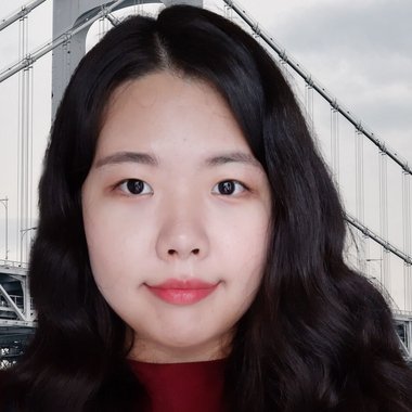 Reina08 - Freelance Brand Designer