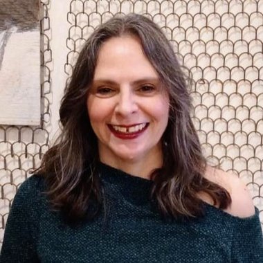 Julie H. - Freelance Designer