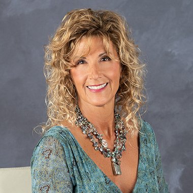 Alysa S. - Freelance Logo Designer