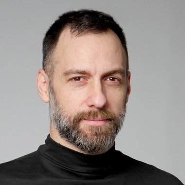Leon L. - Freelance Creative Director