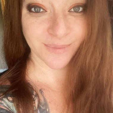 Nina K. - Freelance Copywriter