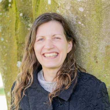 Esther L. - Freelance Graphic Designer