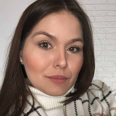 Arina R. - Freelance Voiceover Artist