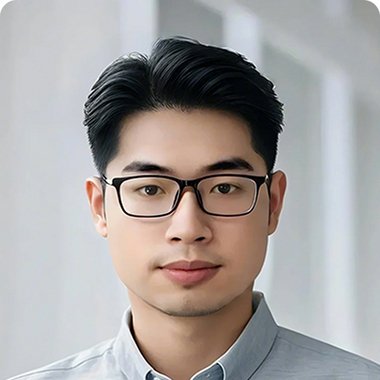 Toan L. - Freelance Graphic Designer