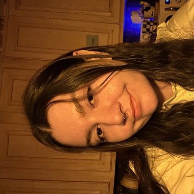 Naomi P. - Freelance Stylist