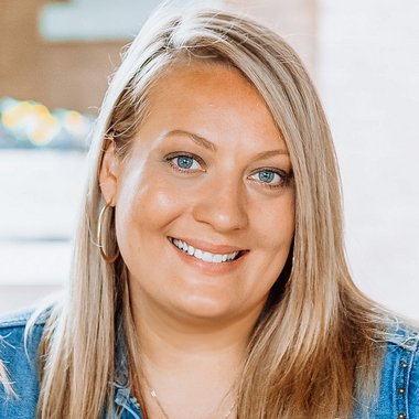 ericaleathompson - Freelance Graphic Designer
