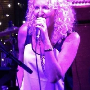 Leila M. - Freelance Singer