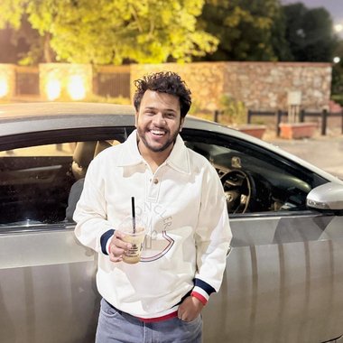 Vaibhav S. - Freelance Social Media Freelancer