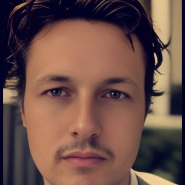 Daniel J. - Freelance Presenter