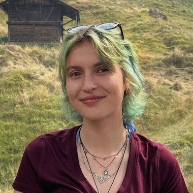 Dara G. - Freelance Creative Producer