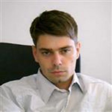 ADRIAN M. - Freelance Designer