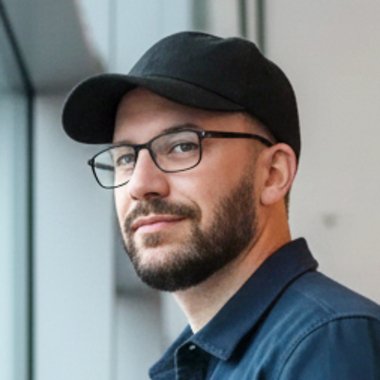 Charles C. - Freelance Presentation Designer