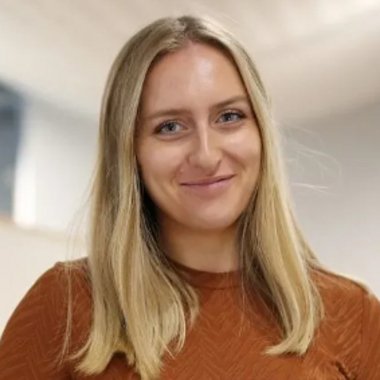 HannahVanston - Freelance Graphic Designer