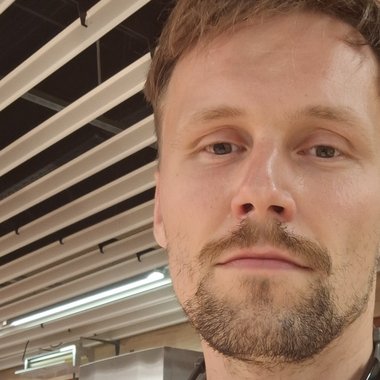 Vladas R. - Freelance Copywriter
