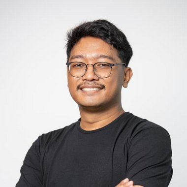 M D. - Freelance Web Developer
