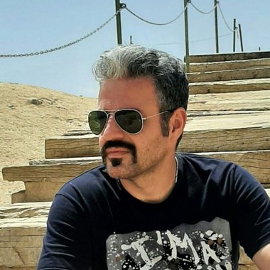 Reza D. - Freelance Graphic Designer