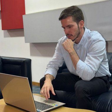 Andres F. - Freelance Web Designer