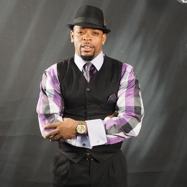 Kenneth T. - Freelance Graphic Designer