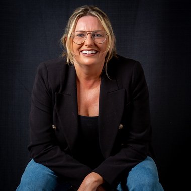 Freelance_Felice - Freelance Graphic Designer