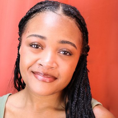 Mikaya M. - Freelance Lighting