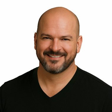 Adam M. - Freelance Presentation Designer