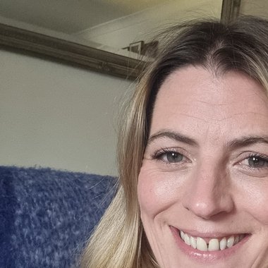 Victoria T. - Freelance Social Media Freelancer