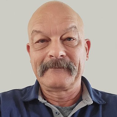 NICHOLAS L. - Freelance Writer
