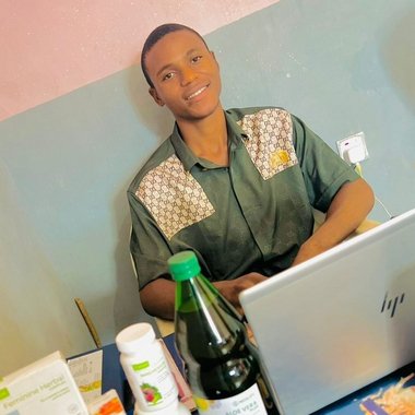 Akingbola - Freelance Digital Marketer