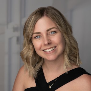 Danielle S. - Freelance Brand Designer