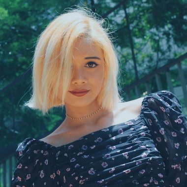 Airinna N. - Freelance Singer