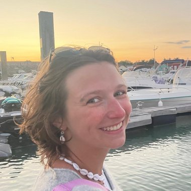 Hannah F. - Freelance Brand Designer