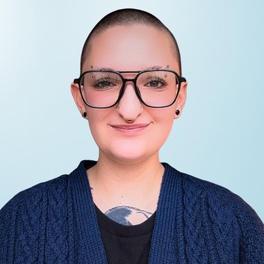 Marta W. - Freelance Graphic Designer