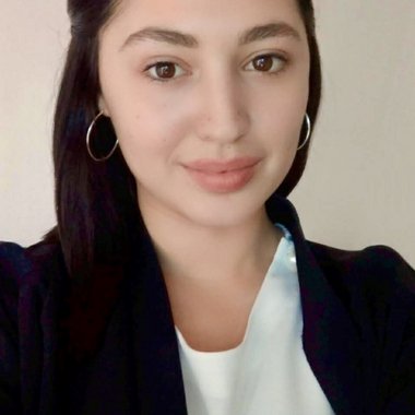Xhesika T. - Freelance Growth Marketer