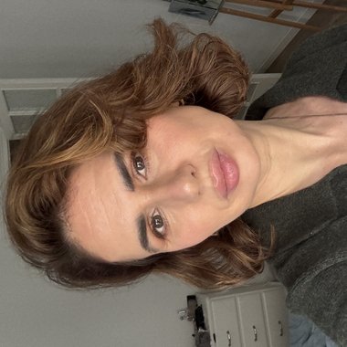 Maria L. - Freelance Ugc Creator
