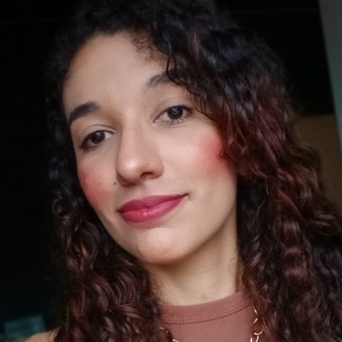 Isabela M. - Freelance Marketing Strategist