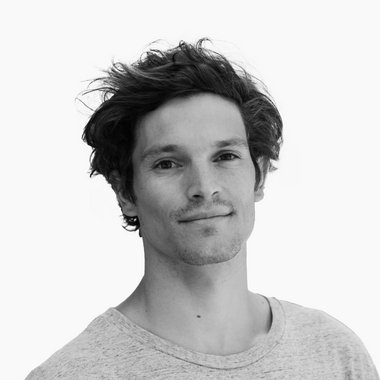 Martin S. - Freelance Graphic Designer