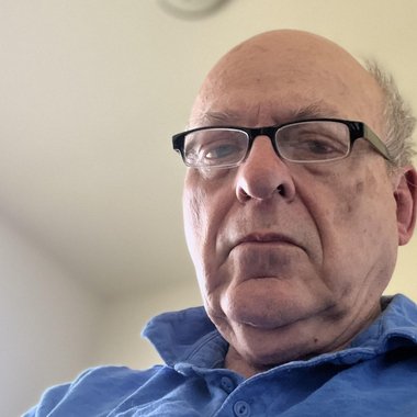 Robert F. - Freelance Content Creator