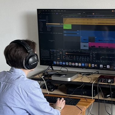 Lisa B. - Freelance Music Composer