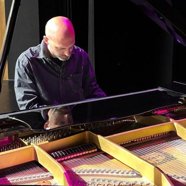 Rubén C. - Freelance Musician