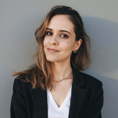 Gabi C. - Freelance AI Prompt Engineer