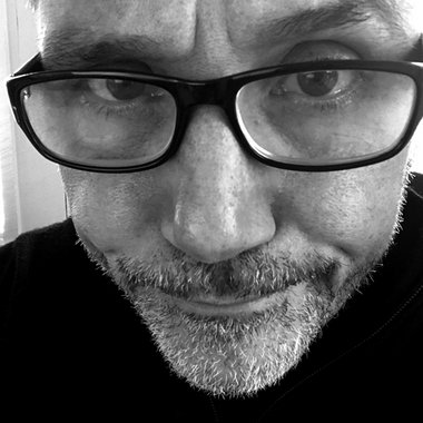 ernie9939 - Freelance Graphic Designer