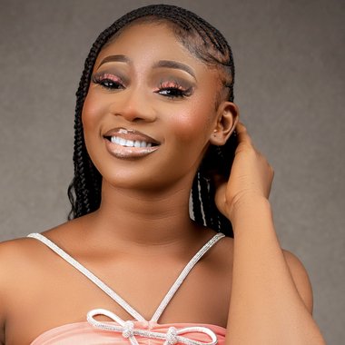 Eniola O. - Freelance AI Prompt Engineer